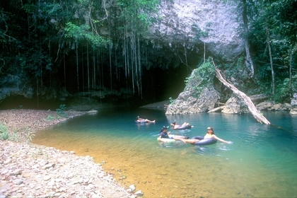 cavetubing3_tr.jpg cavetubing3_tr.jpg