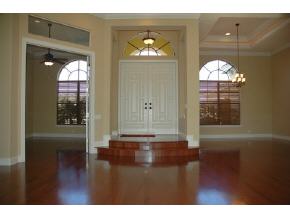 Foyer.jpg Foyer.jpg