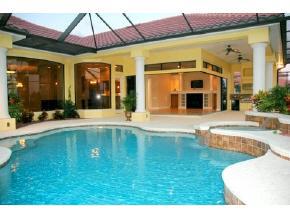 Pool towards leisure room.jpg Pool towards leisure room.jpg